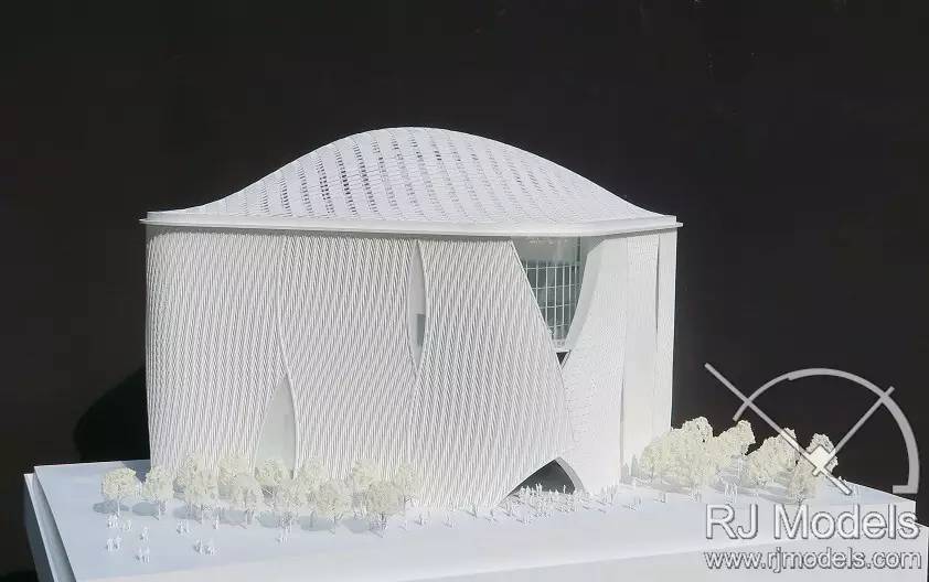 ▲戲曲中心概念模型的白色外立觀的整體照。