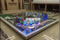 建筑模型是沙盤的一個部分，沙盤模型內容更廣